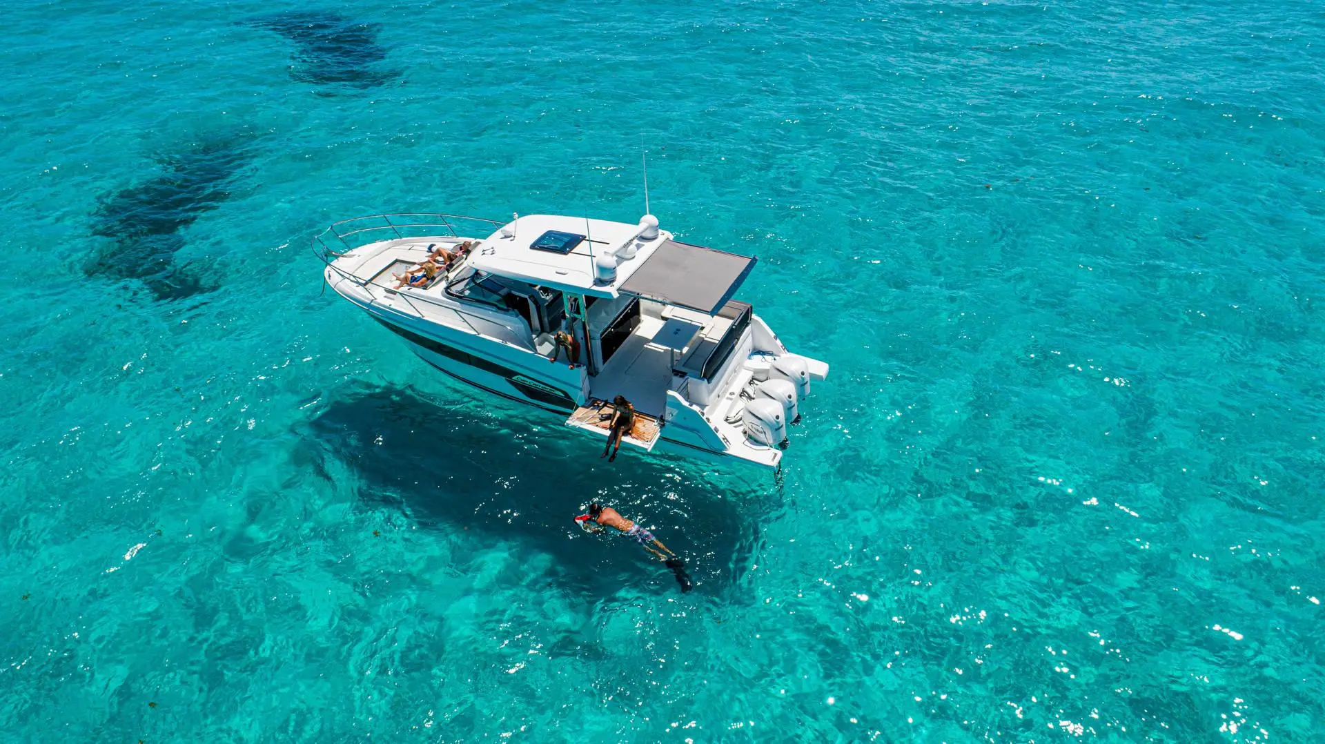 Yachting Day location de bateau Cap Camarat 12.5 WA – modèle 2021 port de cavalaire-sur-mer et maintenance nautique